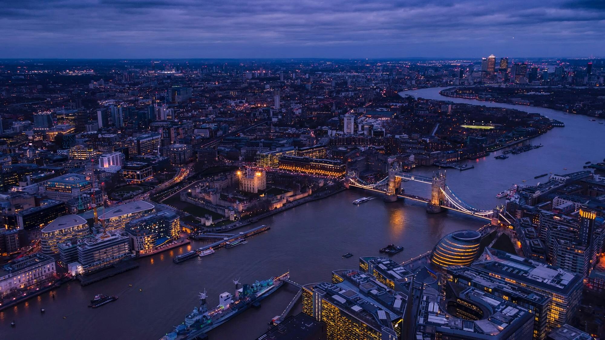 Inglaterra: De las bulliciosas ciudades a la campiña encantadora