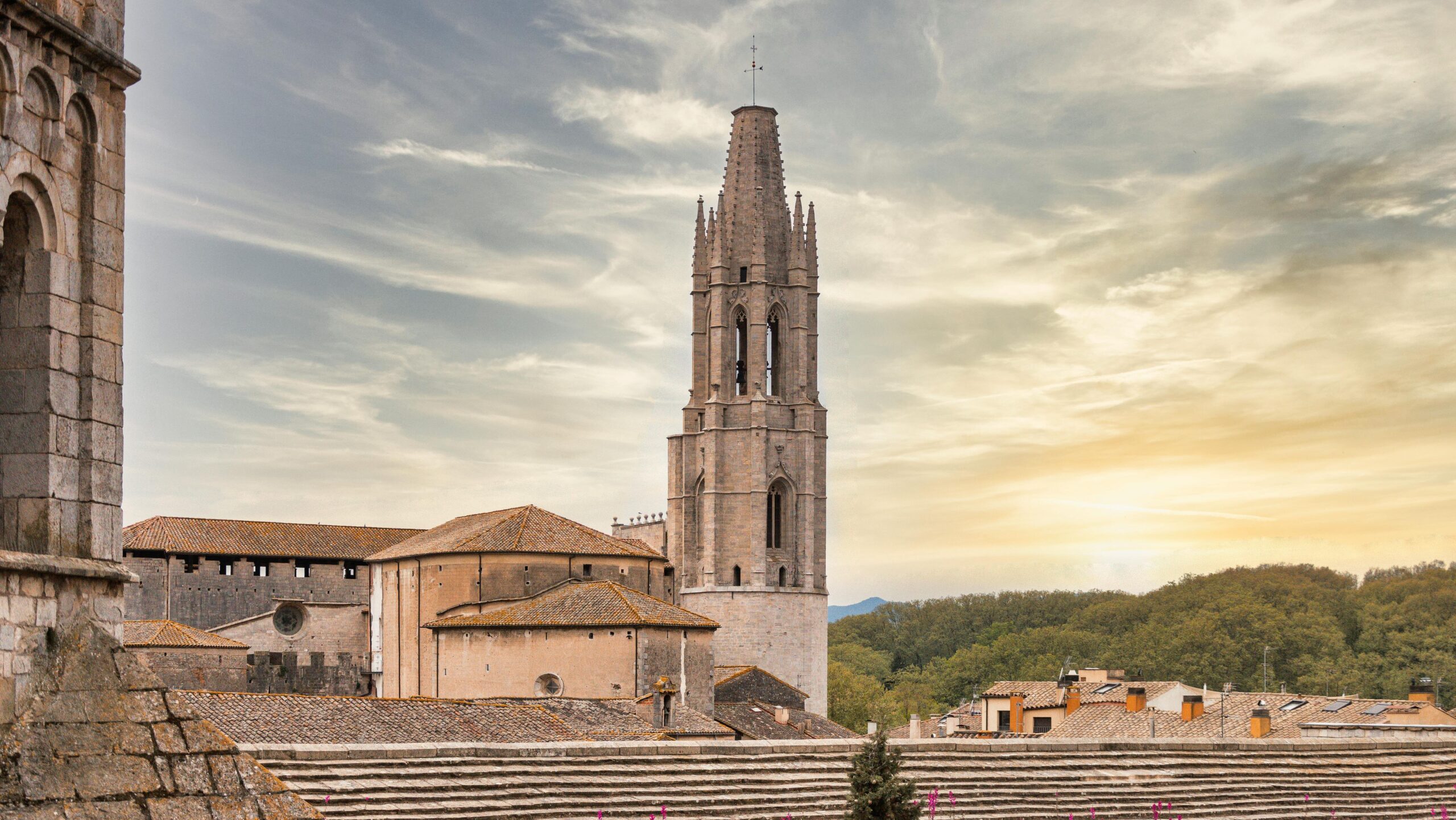 Girona: Un tesoro medieval en el corazón de Cataluña